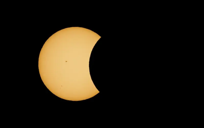 El eclipse solar del 8 de abril de 2024 visto desde Glassell Park, Los Ángeles, California
